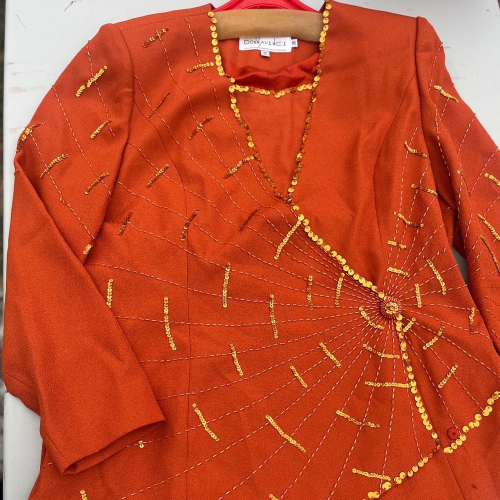 DONAVINCI Woman’s suit